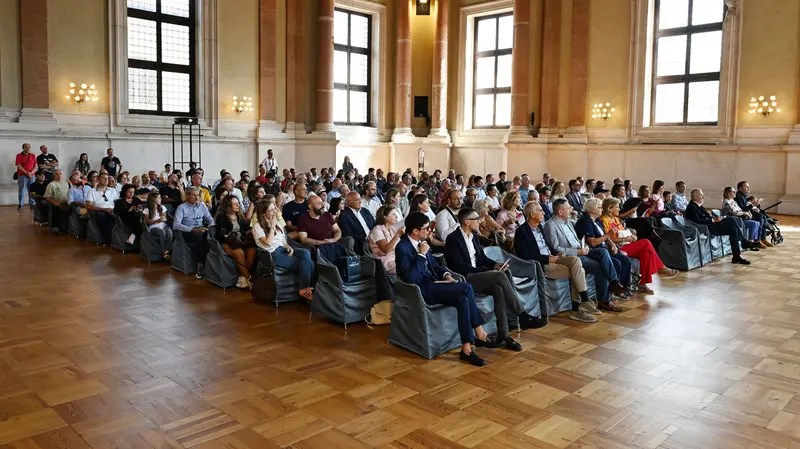 Il pubblico presente nel salone Vanvitelliano