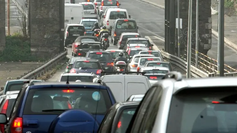 Automobili nel traffico
