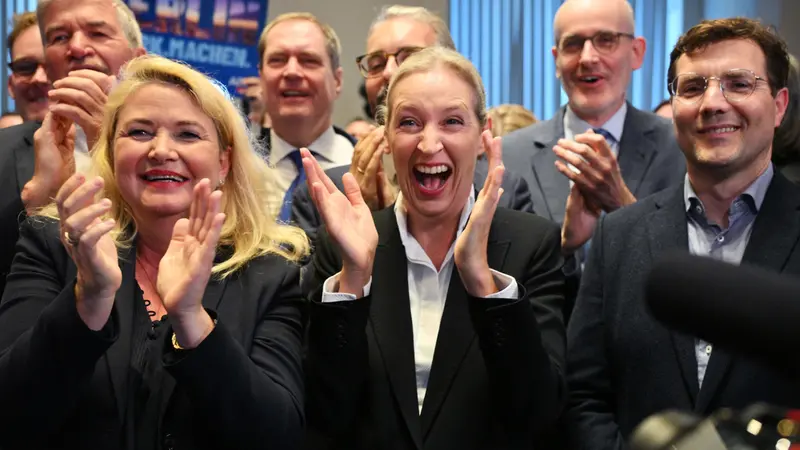 La leader di AfD, Alice Weidel festeggia gli exit poll in Meclemburgo-Pomerania - Foto Ansa © www.giornaledibrescia.it