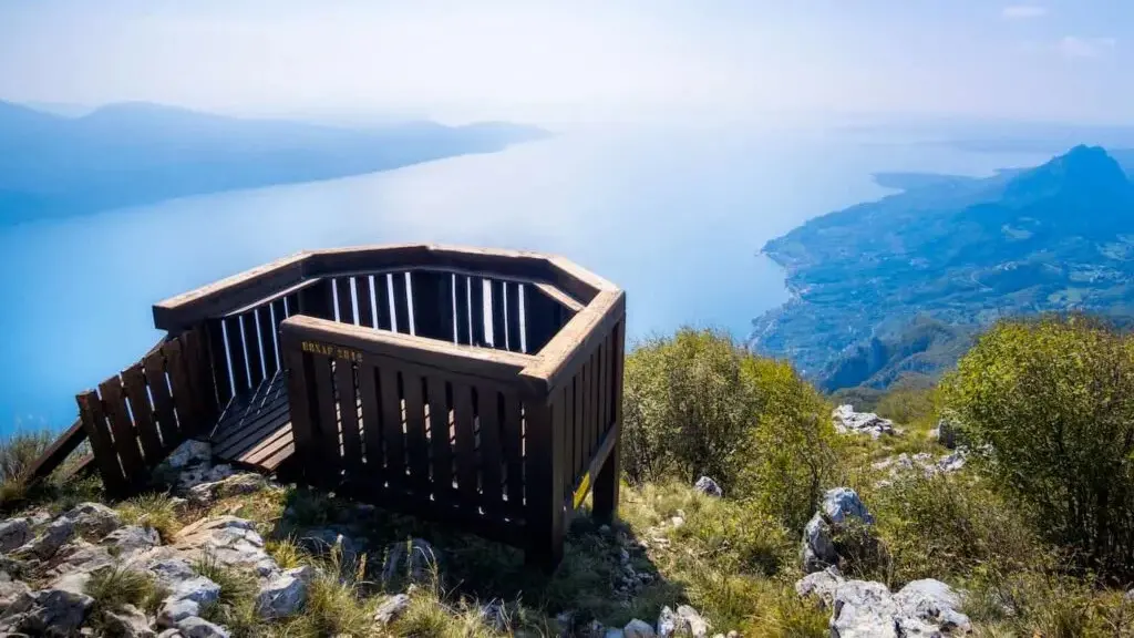 Il balcone panoramico di Cima Comer - Foto Stefano Poma/www.stefanopoma.it