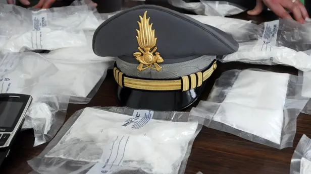 Droga sequestrata dalla Guardia di Finanza