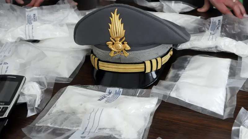 Droga sequestrata dalla Guardia di Finanza