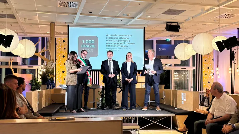 Anche le istituzioni sul palco per i festeggiamenti - © www.giornaledibrescia.it