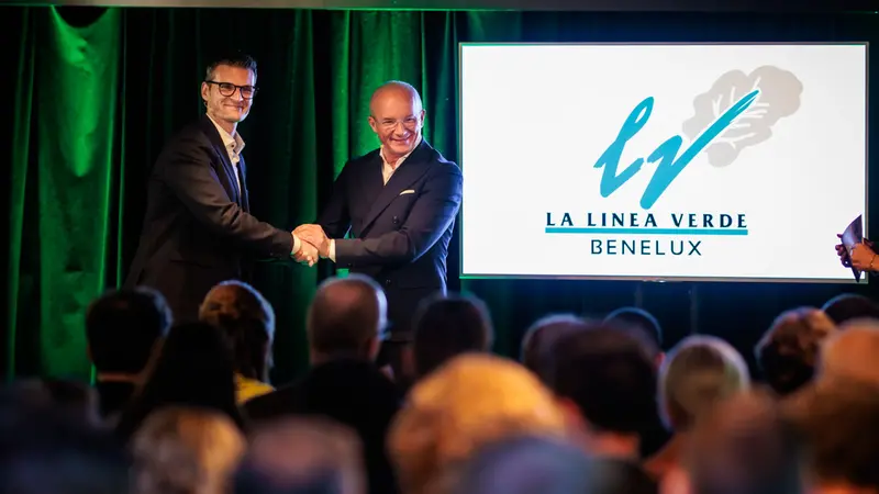 Il ceo Domenico Battagliola (asinistra) annuncia la novità