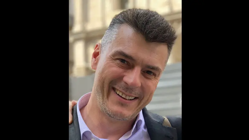 Il fumettista e sceneggiatore Gigi Simeoni (Sime)