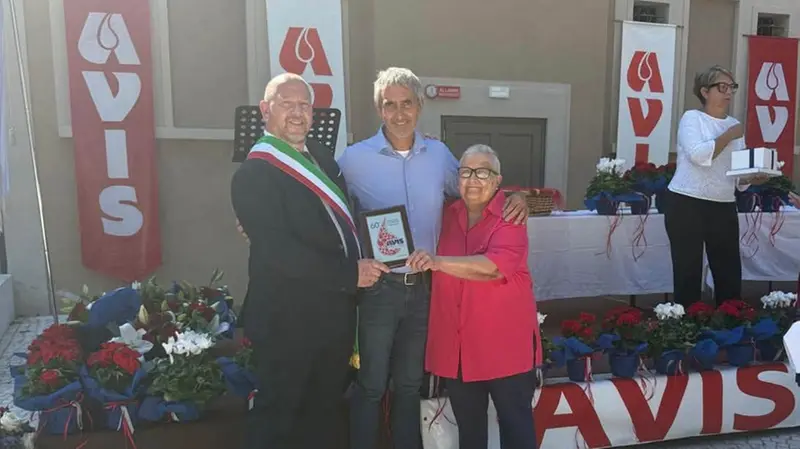 Il sindaco, il consigliere Inselvini e la presidente Serina - © www.giornaledibrescia.it
