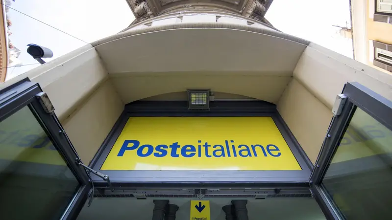 Il contributo viene erogato tramite Poste Italiane - Foto Ansa © www.giornaledibrescia.it