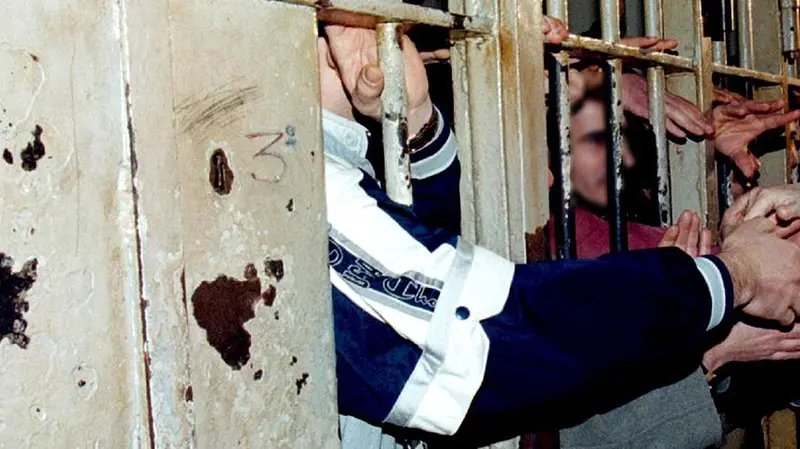 Le carceri italiane, a partire da Canton Mombello, sono in emergenza