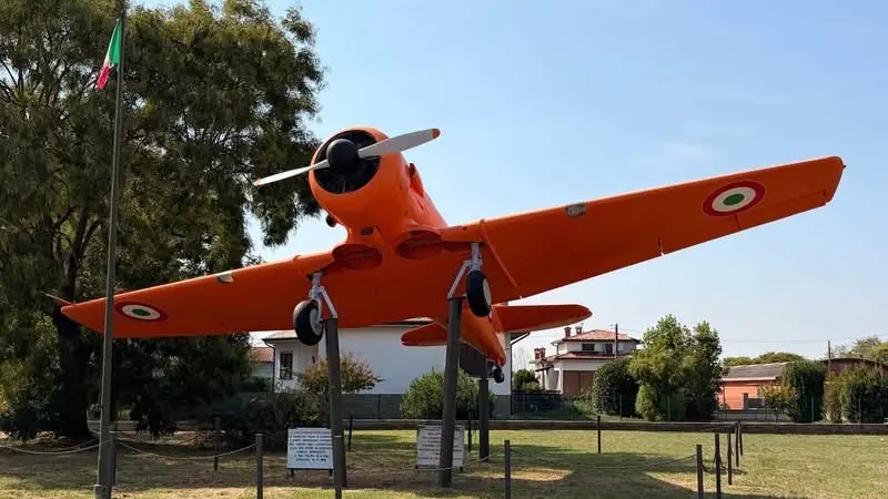 Il monumento all'aviatore