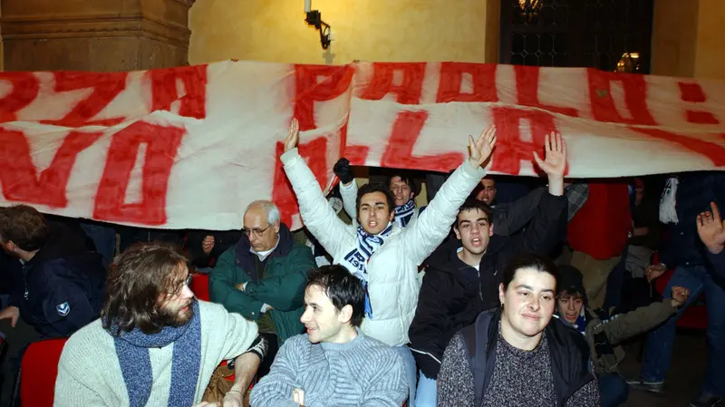 Magazzino 47 e Ultras 1911 in Loggia per Paolo Scaroni nel 2005 - © www.giornaledibrescia.it