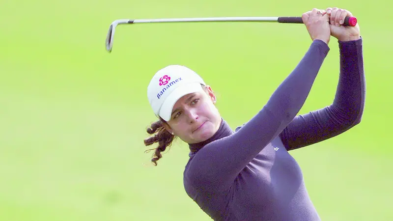 Una giocatrice di golf