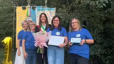 Da sinistra: l'assessora Sara Volonghi, la consigliera Michela Paletti, la sindaca Roberta Sisti, Federica Civettini e Giuliana Bulgaro, capogruppo di maggioranza in Consiglio comunale