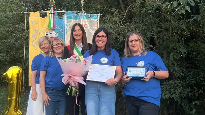 Da sinistra: l'assessora Sara Volonghi, la consigliera Michela Paletti, la sindaca Roberta Sisti, Federica Civettini e Giuliana Bulgaro, capogruppo di maggioranza in Consiglio comunale