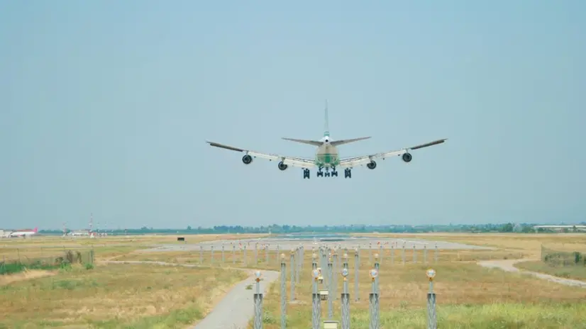 Un aereo all'aeroporto di Montichiari - © www.giornaledibrescia.it