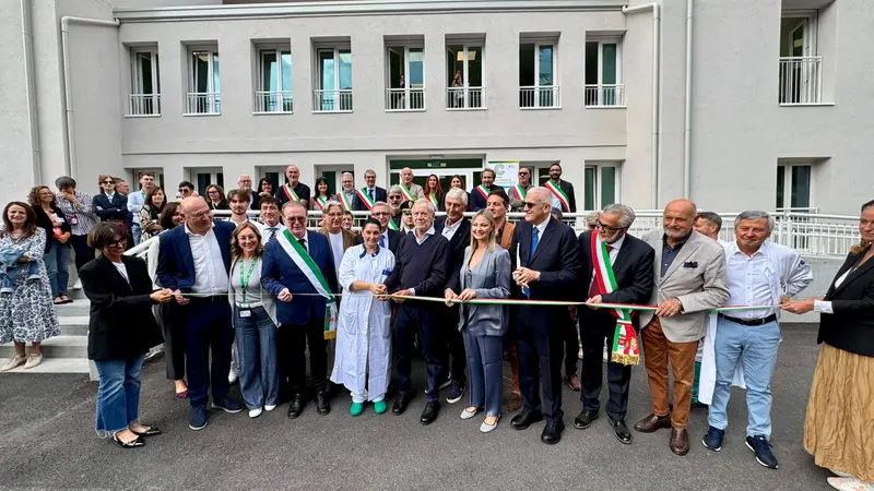 La cerimonia alla Casa di comunità di Gardone Valtrompia