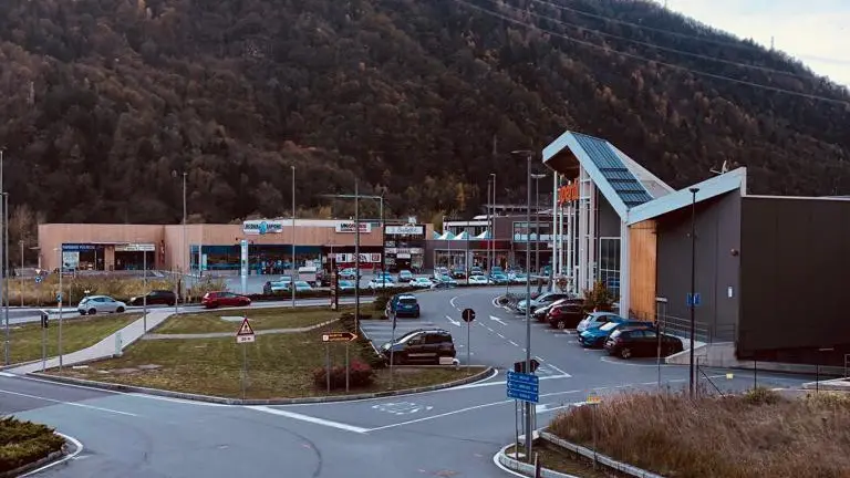 L'area commerciale di Sonico