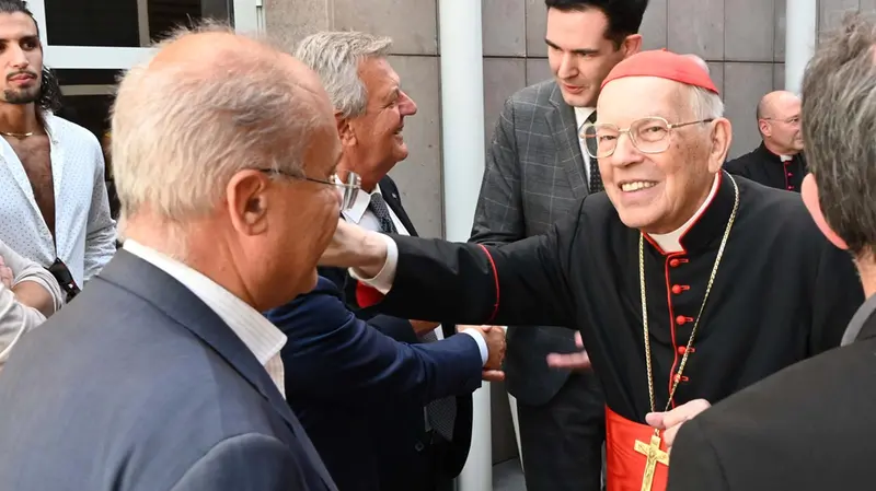 PierPaolo Camadini, presidente dell'Editoriale Bresciana, con il cardinale Re