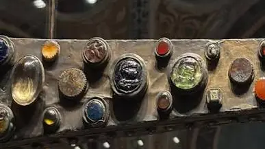 Un braccio della crux gemmata
