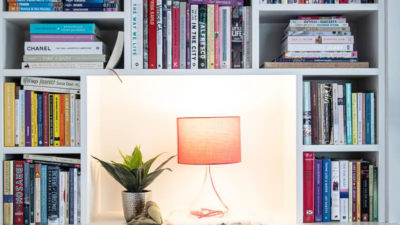 Una libreria in una casa