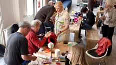 Un repair café ad Amsterdam, Wikipedia