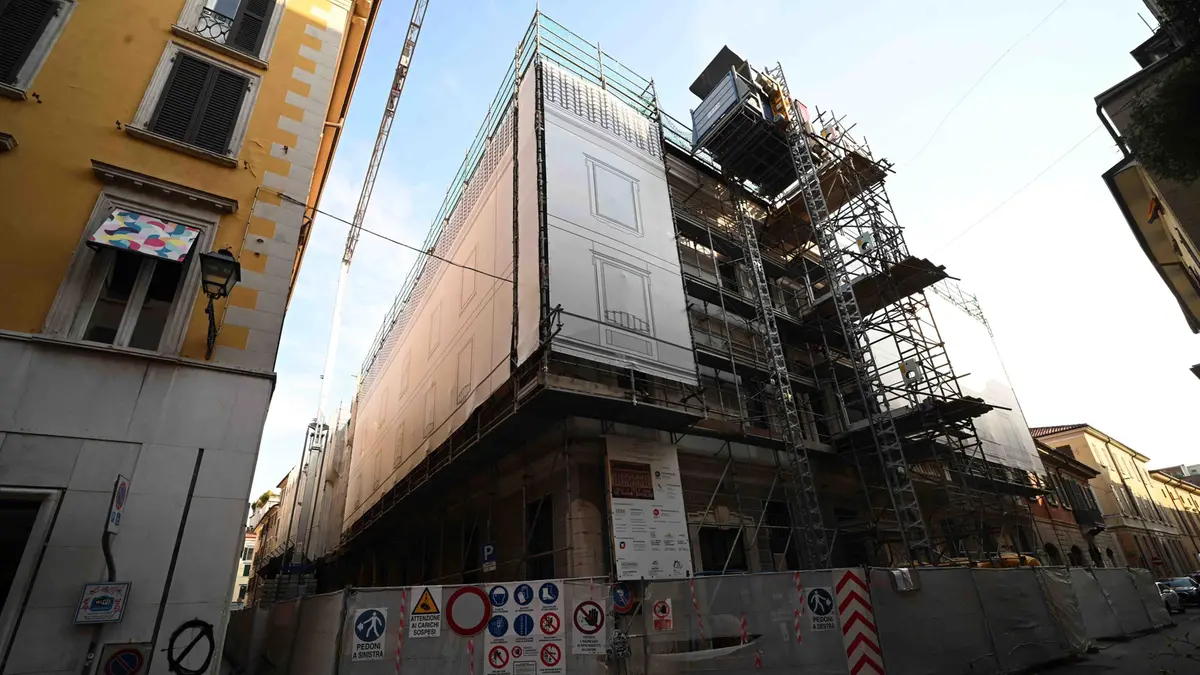 Il cantiere per il nuovo hotel in centro città © www.giornaledibrescia.it