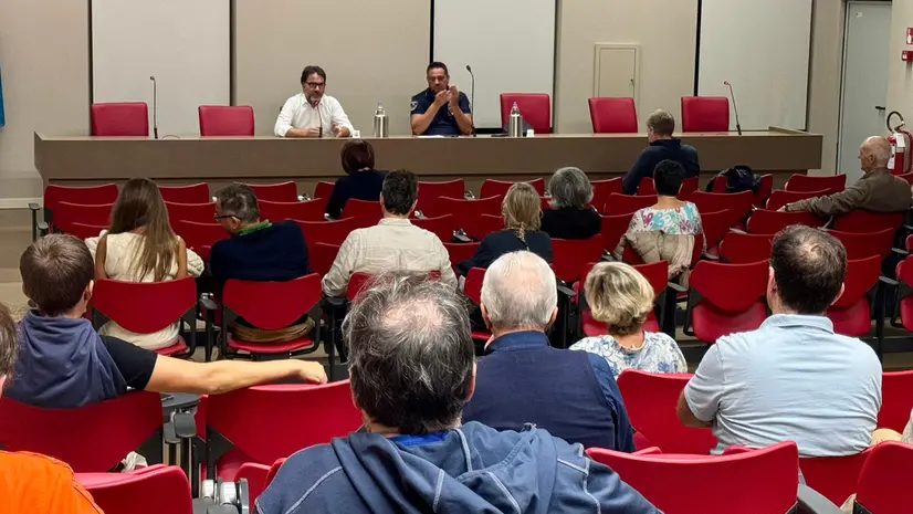 Un momento dell'assemblea a Palazzo Todeschini