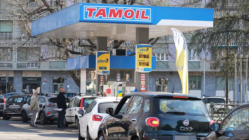 Un distributore di benzina Tamoil