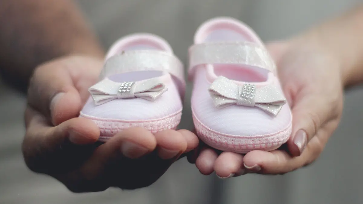 La frazione festeggia la nascita di una bambina