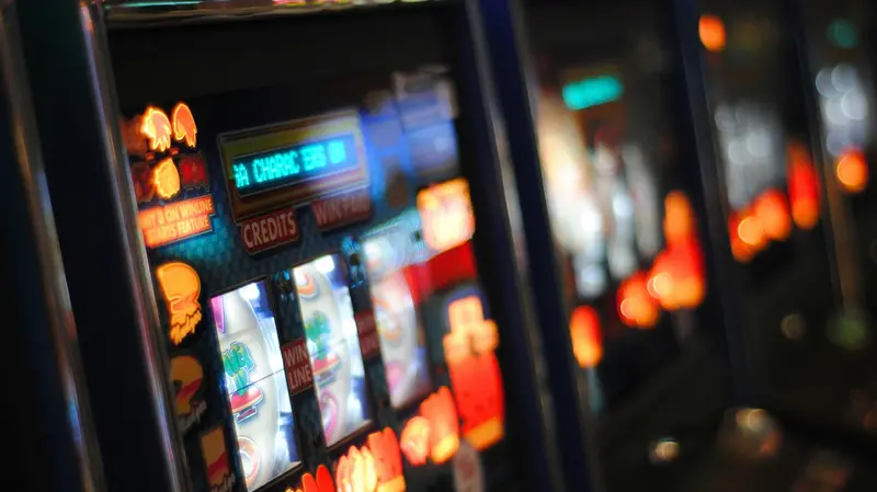 Alle slot ci sono spesso clienti abituali - © www.giornaledibrescia.it