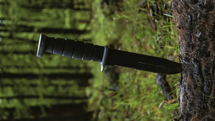 Un coltello militare dello stesso tipo di quello utilizzato per il sequestro