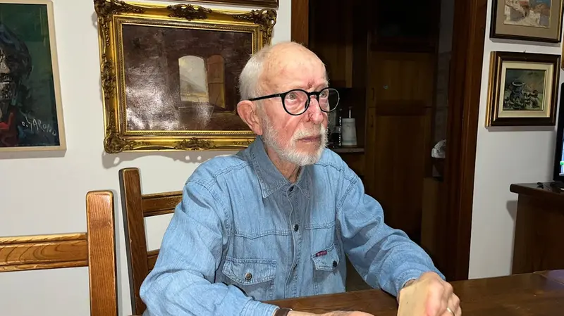 Albino Venturini nella sua casa di Desenzano