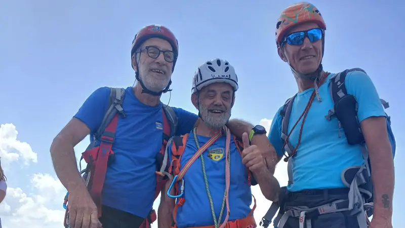 Alpinista, fra Franco con due amici in alta quota