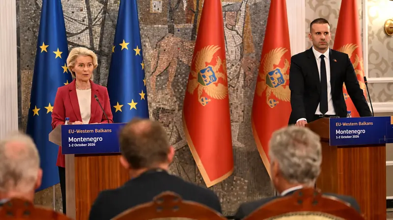 La presidente della Commissione europea von der Leyen e il primo ministro del Montenegro Spajic - Foto Ansa © www.giornaledibrescia.it