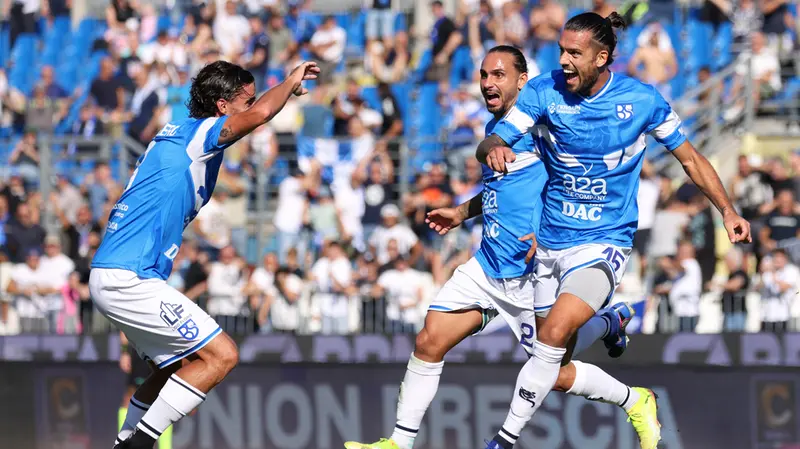 Si vuole ripartire da qui: dai sorrisi dopo il gol di Casasola contro la Dolomiti Bellunesi