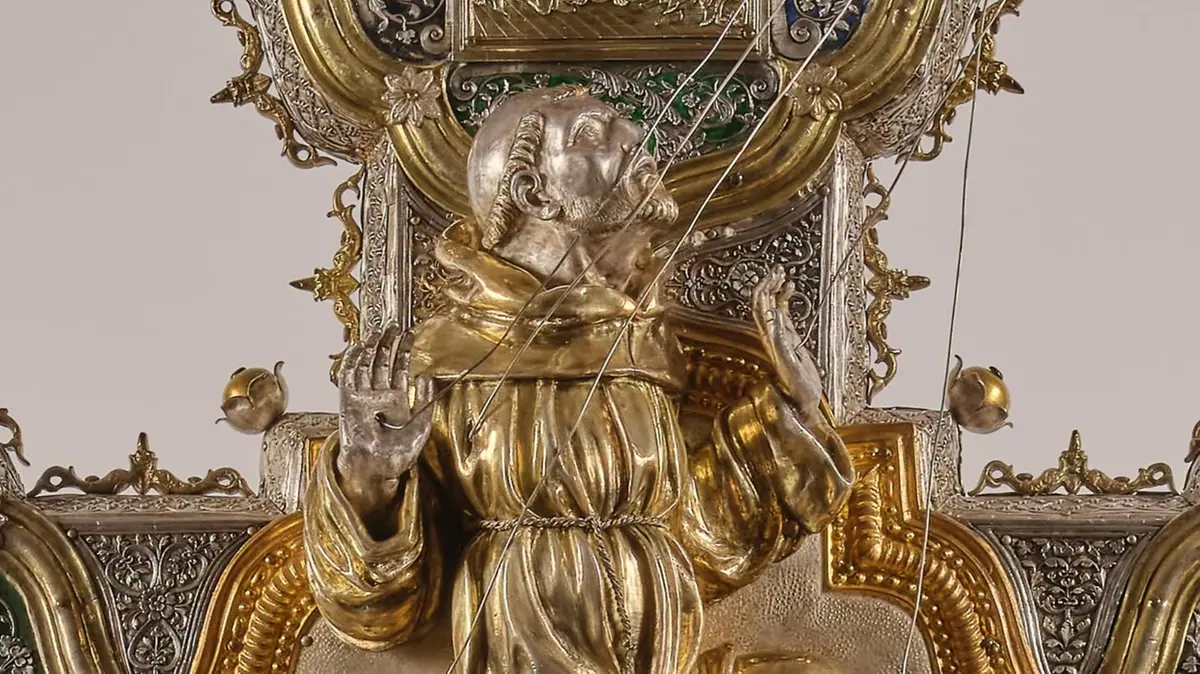 Un dettaglio della croce processionale di Gianfrancesco delle Croci