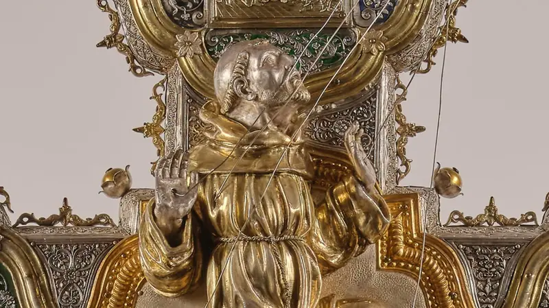 Un dettaglio della croce processionale di Gianfrancesco delle Croci