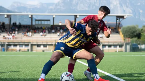 Sport Calcio PIAN CAMUNO Eccellenza BRENO - CILIVERGHE nella foto Onofrio Andrea DEL BRENO E Pilati Samuel DEL CILIVERGHE 04/10/2026 mazzocchi@newreporter