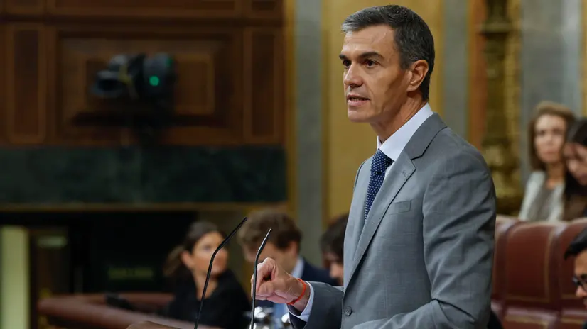 Il premier spagnolo Pedro Sanchez in Parlamento - Foto Ansa © www.giornaledibrescia.it