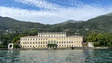Le riprese interesseranno anche lo specchio d'acqua davanti a Villa Bettoni