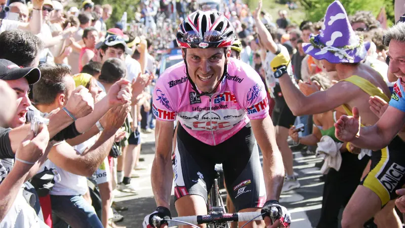 Ivan Basso, all'Aprica ha portato la maglia rosa - © www.giornaledibrescia.it