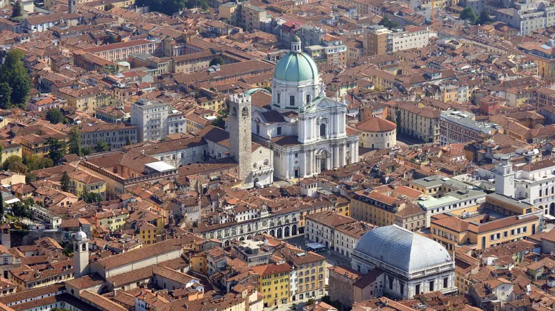 Una veduta dall'alto di Brescia - Foto Gabriele Strada/Neg © www.giornaledibrescia.it