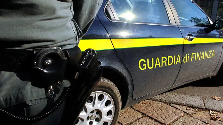 Un mezzo della Guardia di finanza