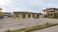Il bar di Orzinuovi in cui è stata aggredita la donna - Foto da Google Street View