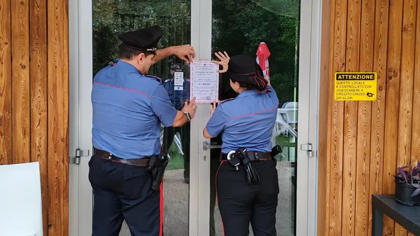 I carabinieri hanno sospeso la licenza del bar del parco