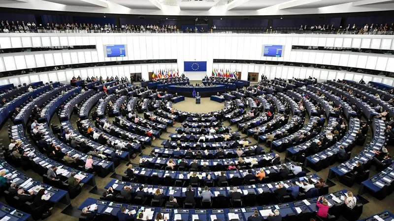 Una seduta dell'Europarlamento a Strasburgo - Foto Ansa/Epa Patrick Seeger