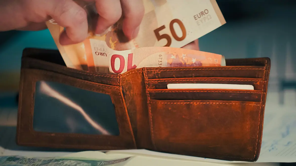 Per effetto del "drenaggio fiscale" si riduce la nostra capacità di spesa