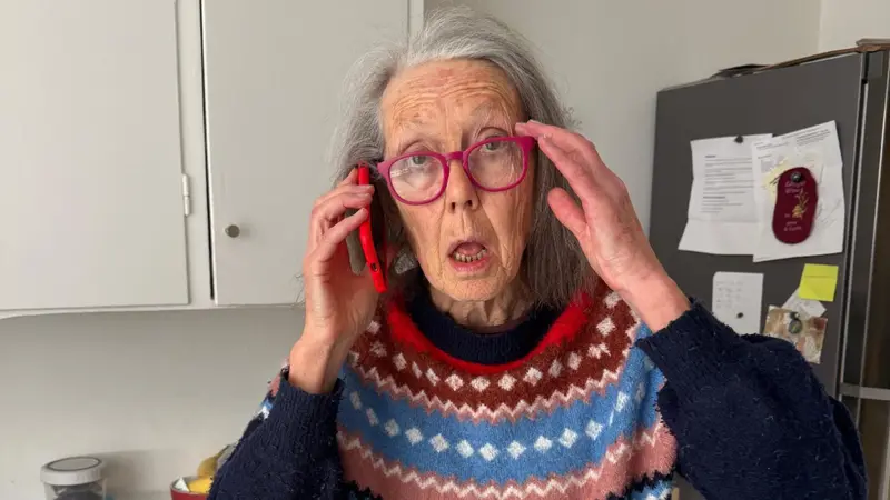 Anne Carson al telefono con l'Accademia di Svezia