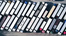 Camion in un parcheggio