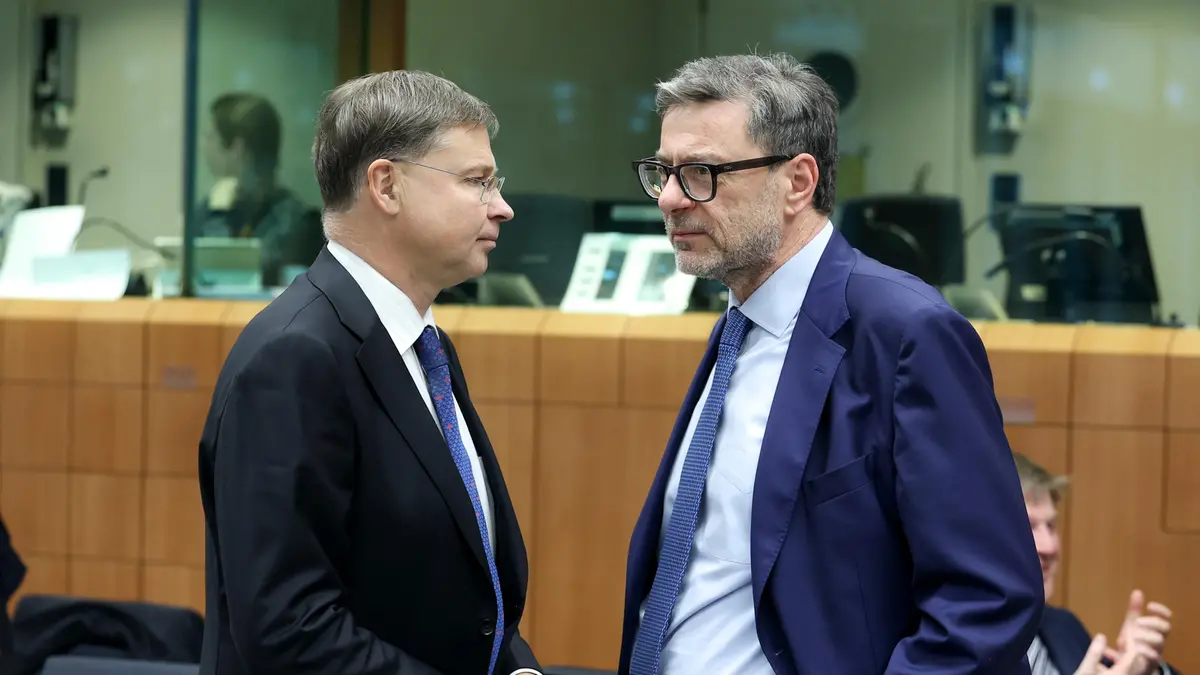 Il commissario europeo per l'Economia Dombrovskis e il ministro dell'Economia Giorgetti