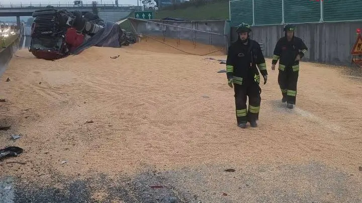 I Vigili del fuoco al lavoro in A4